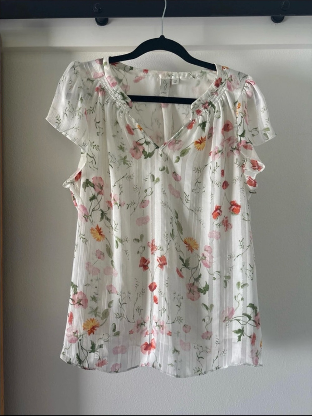 Joie White Floral V-Neck Flutter Sleeve Blouse